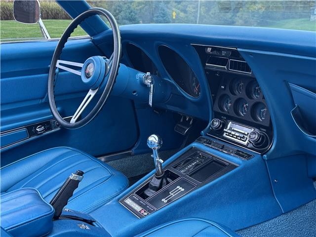 Chevrolet-Corvette-1969-2-Door-Convertible-34