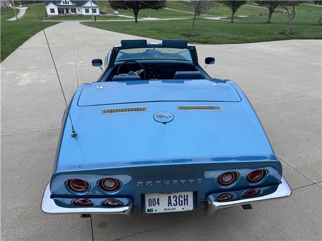 Chevrolet-Corvette-1969-2-Door-Convertible-36