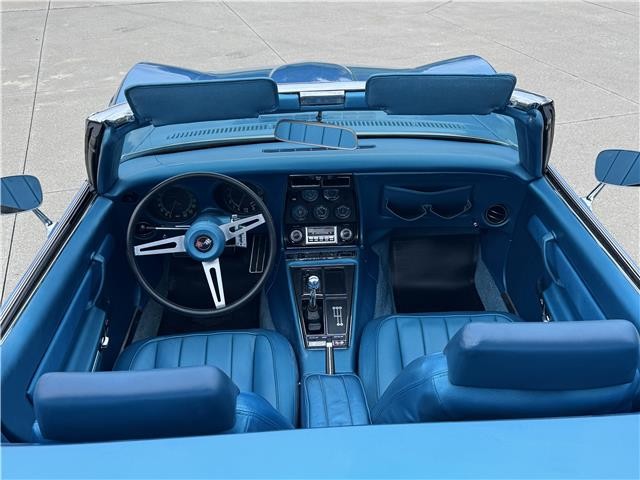 Chevrolet-Corvette-1969-2-Door-Convertible-37