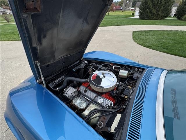 Chevrolet-Corvette-1969-2-Door-Convertible-8