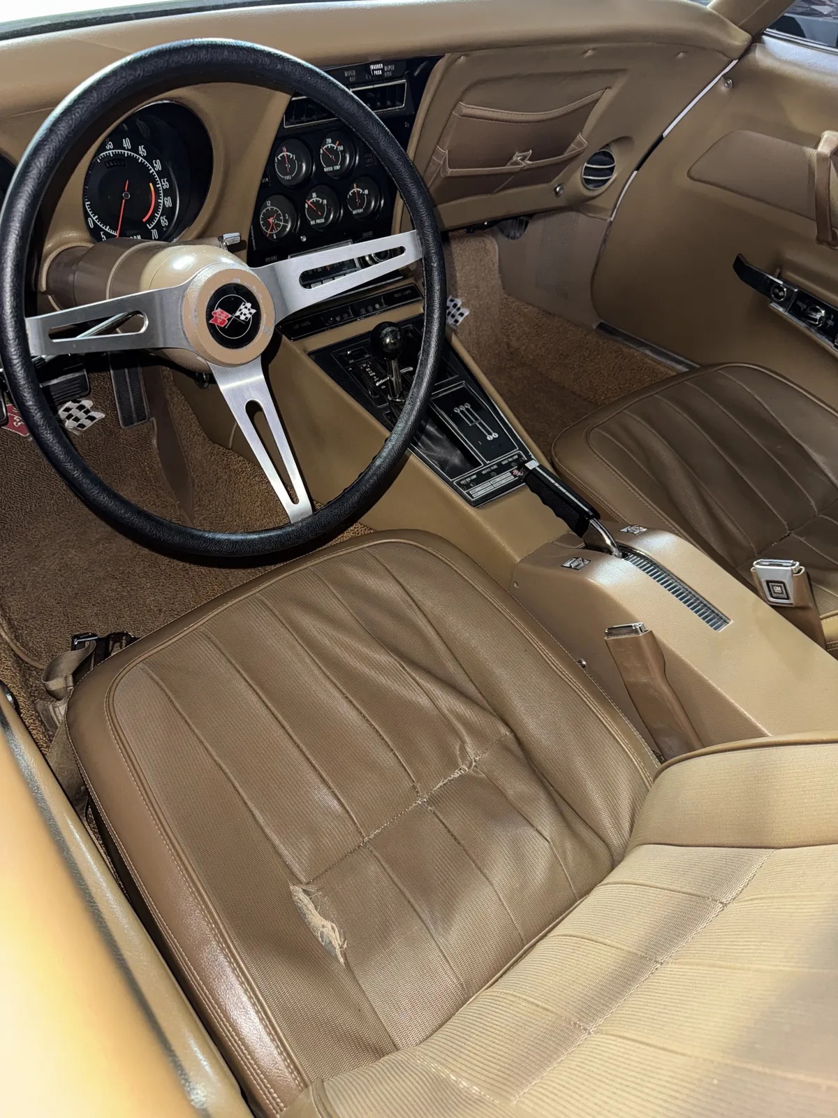 Chevrolet-Corvette-1969-Can-Am-White-Saddle-Beige-7