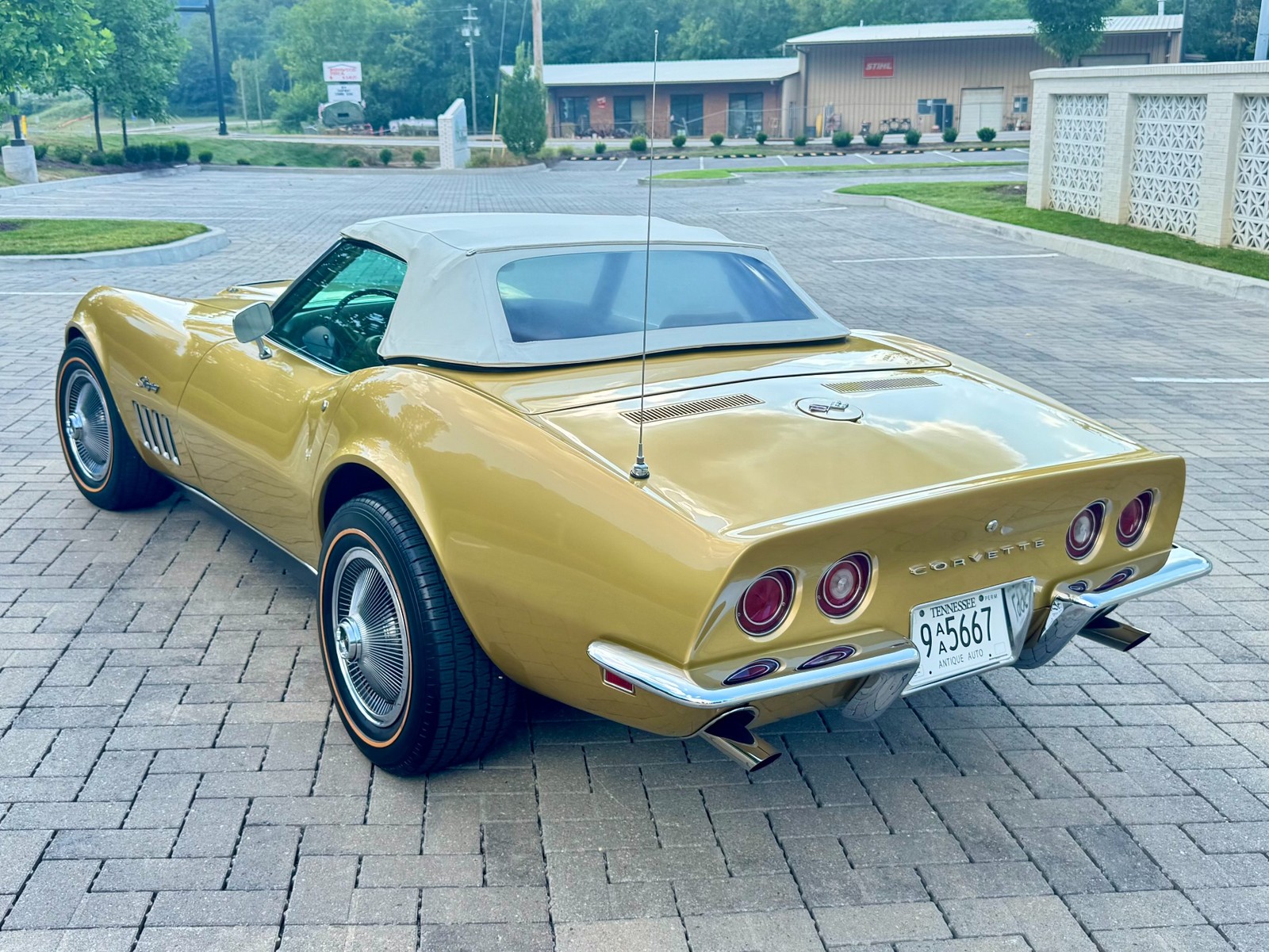Chevrolet-Corvette-1969-Convertible-11