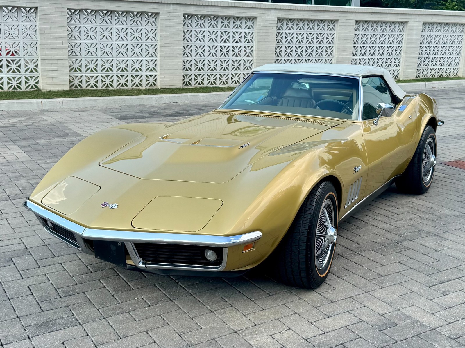 Chevrolet-Corvette-1969-Convertible-13