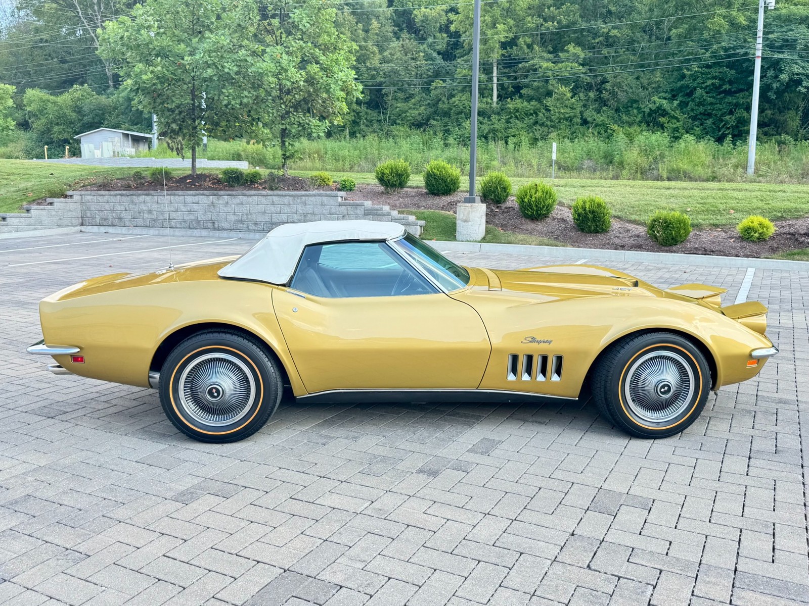 Chevrolet-Corvette-1969-Convertible-14