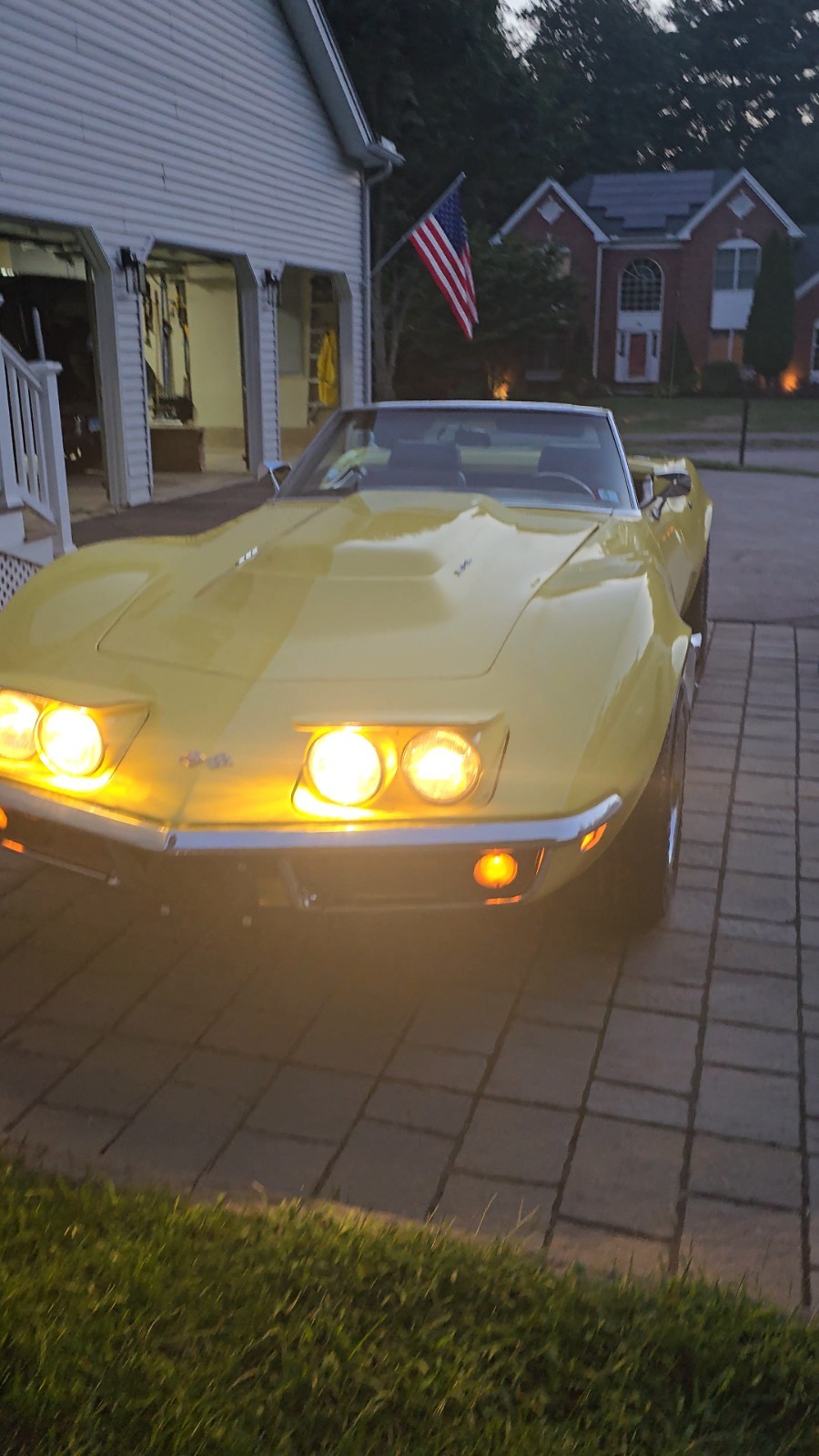 Chevrolet-Corvette-1969-Convertible-2
