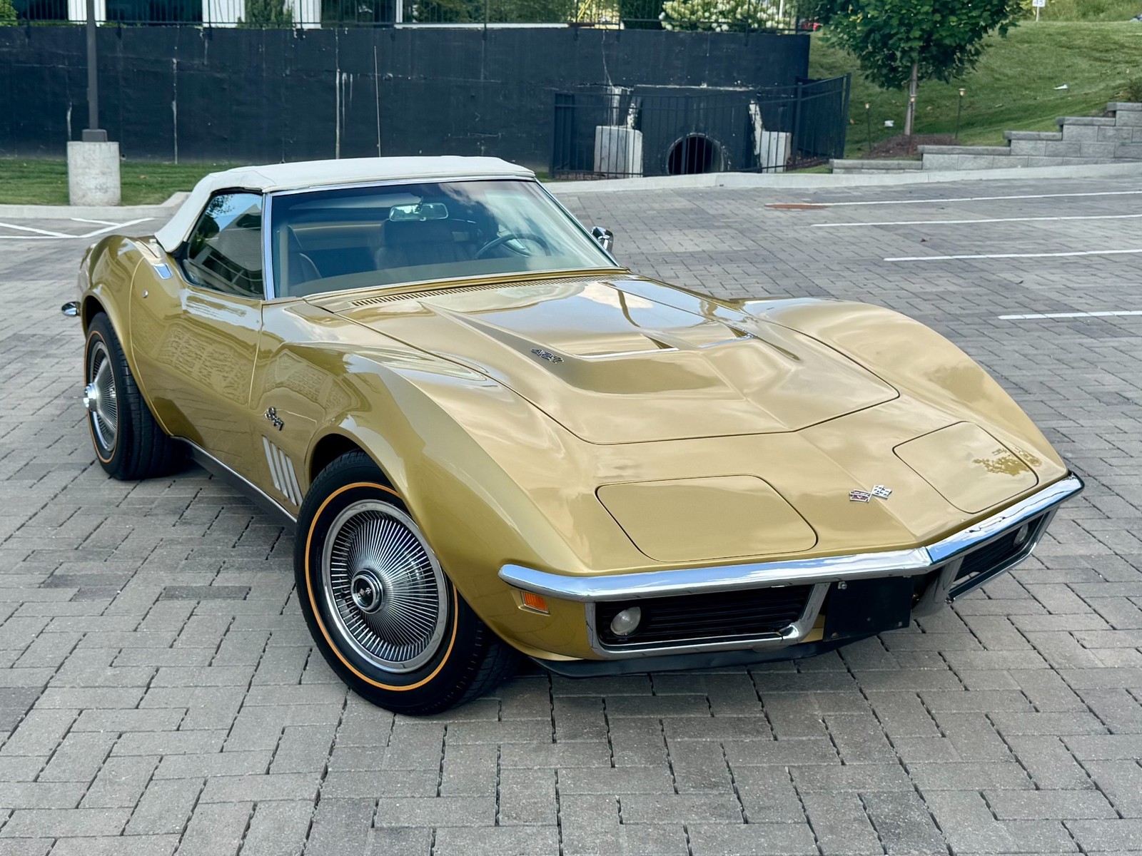 Chevrolet-Corvette-1969-Convertible-3