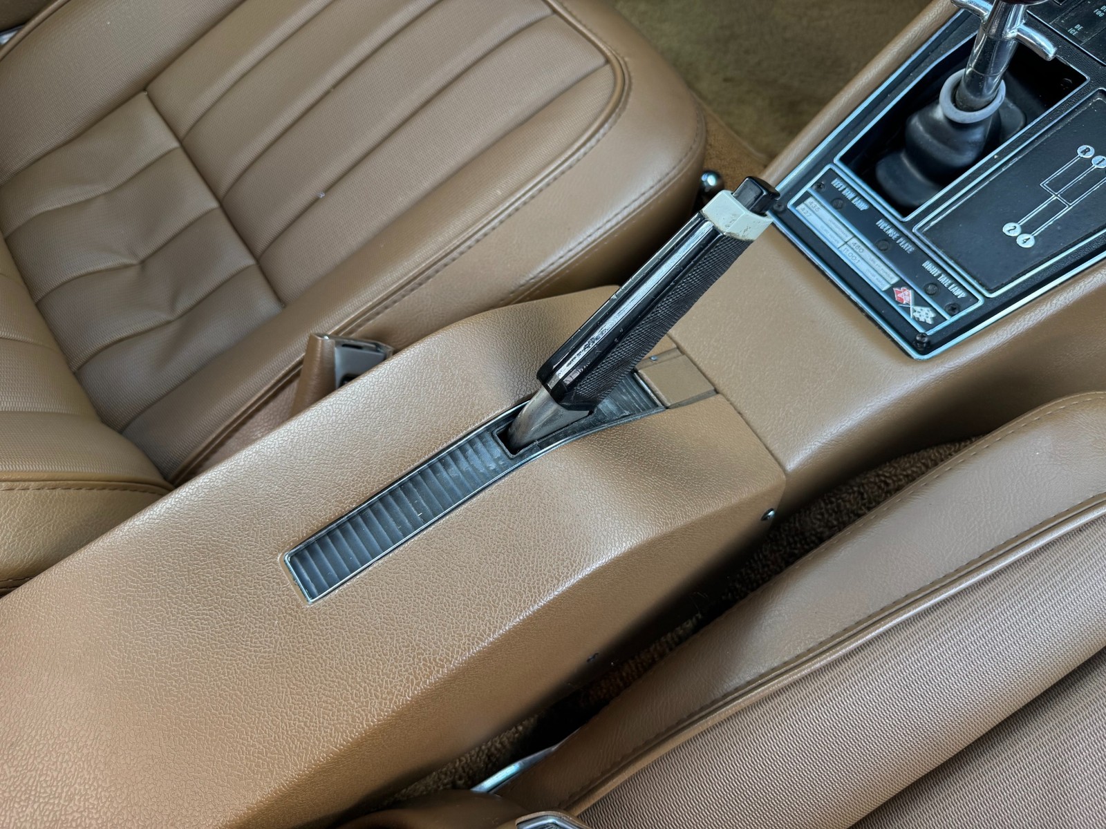 Chevrolet-Corvette-1969-Convertible-37