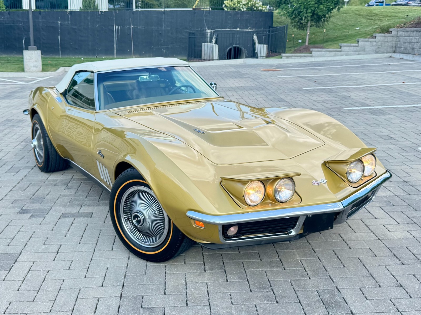 Chevrolet-Corvette-1969-Convertible-4