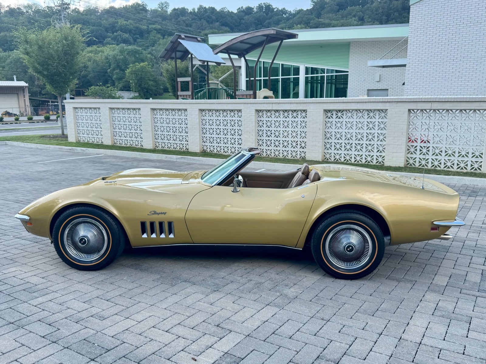 Chevrolet-Corvette-1969-Convertible-5