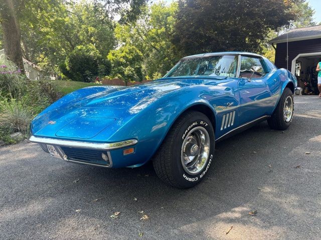 Chevrolet-Corvette-1969-Coupe-1