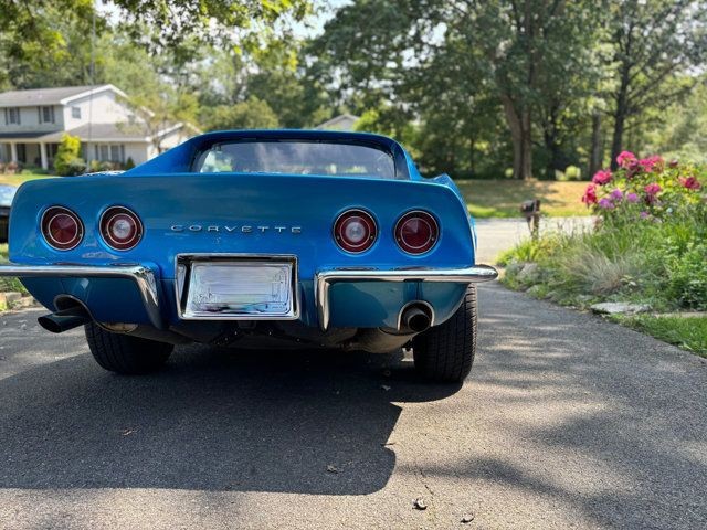 Chevrolet-Corvette-1969-Coupe-10