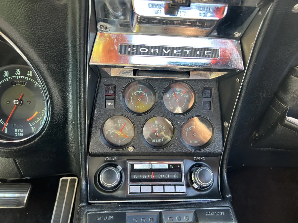Chevrolet-Corvette-1969-Monza-Red-Black-11