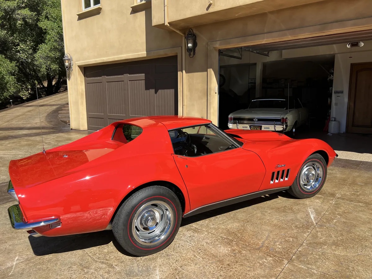Chevrolet-Corvette-1969-Monza-Red-Black-14