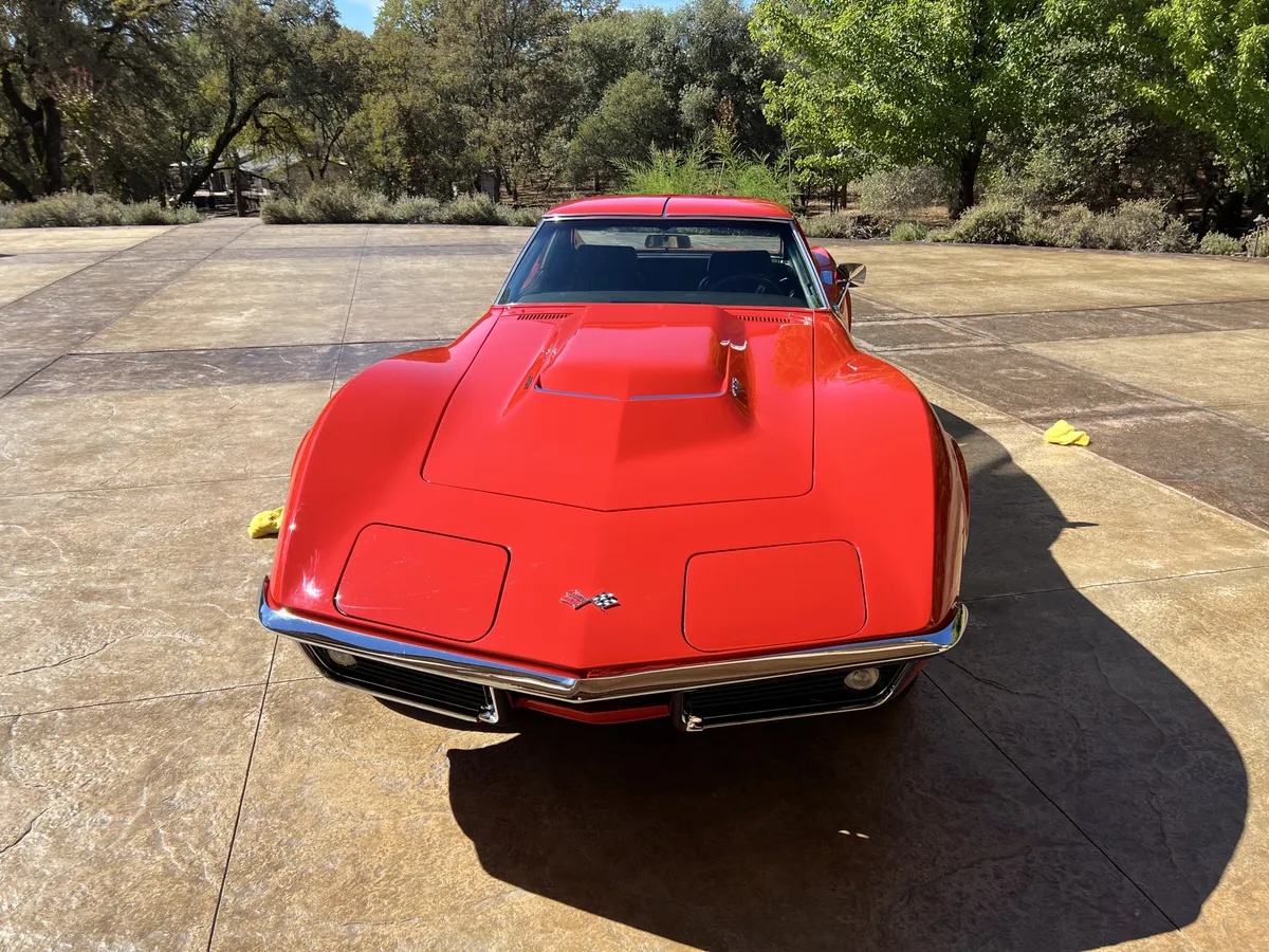 Chevrolet-Corvette-1969-Monza-Red-Black-4