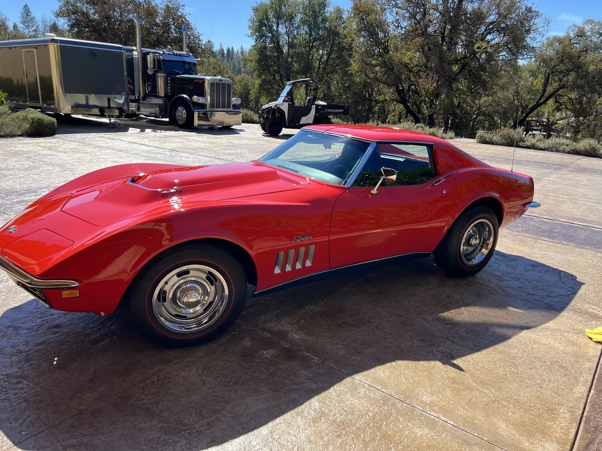 Chevrolet-Corvette-1969-Monza-Red-Black-5