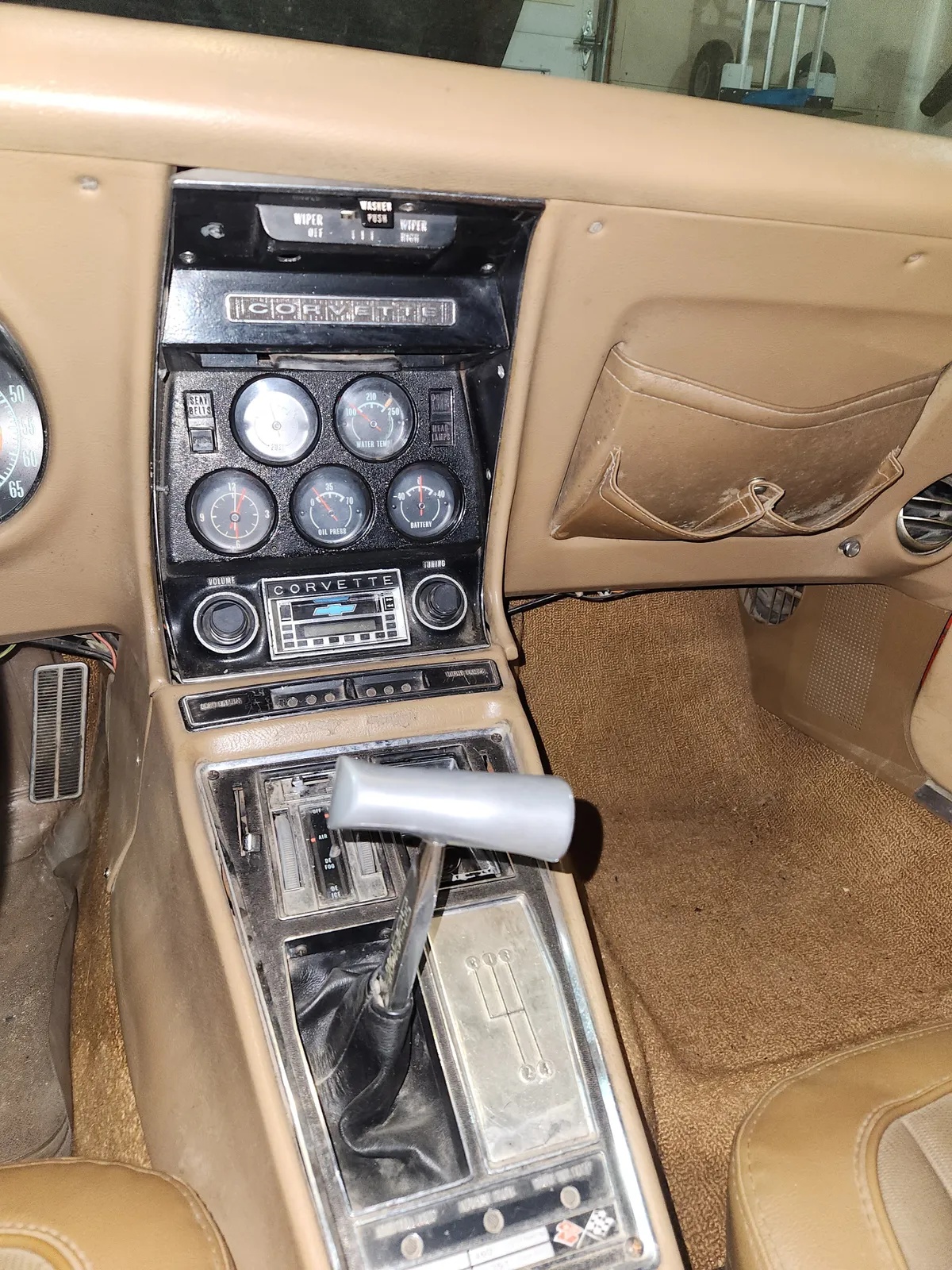 Chevrolet-Corvette-1969-Red-Tan-12