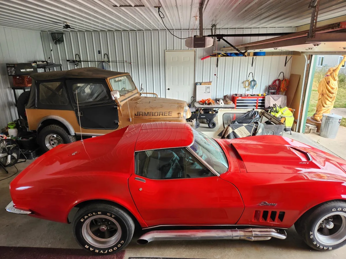 Chevrolet-Corvette-1969-Red-Tan-9