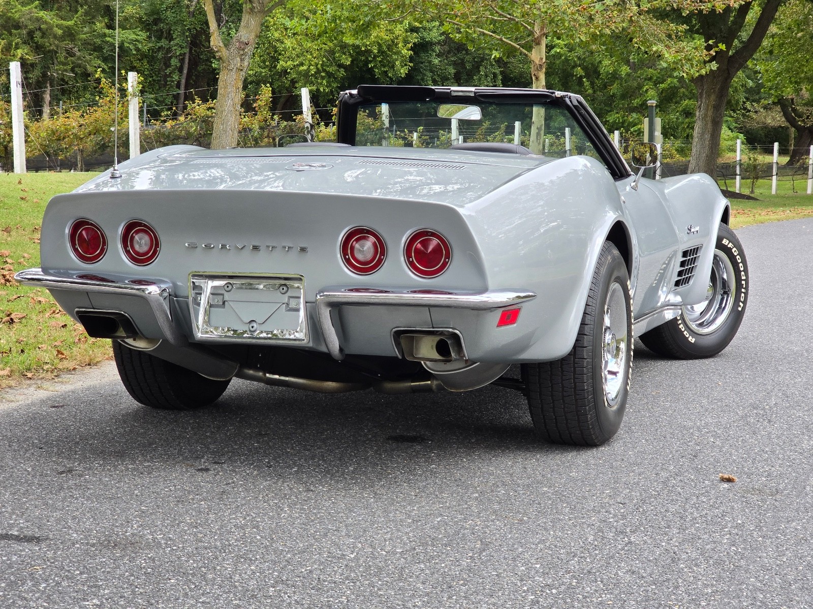 Chevrolet-Corvette-1970-Convertible-17