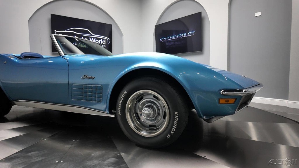 Chevrolet-Corvette-1971-12