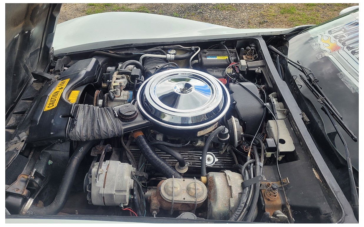 Chevrolet-Corvette-1971-13