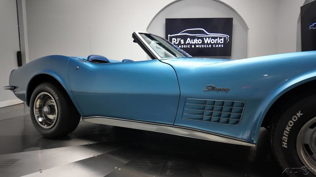 Chevrolet-Corvette-1971-14