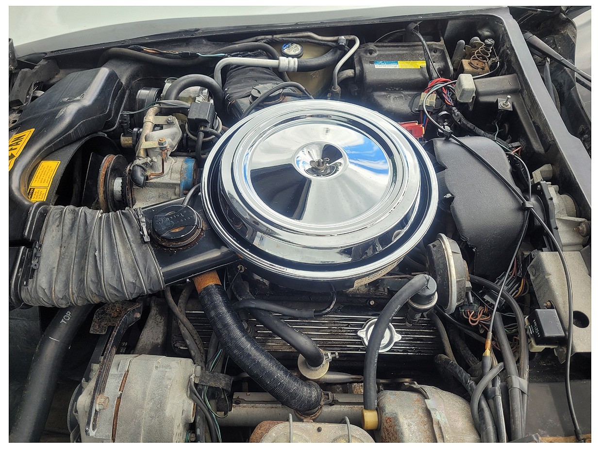 Chevrolet-Corvette-1971-14