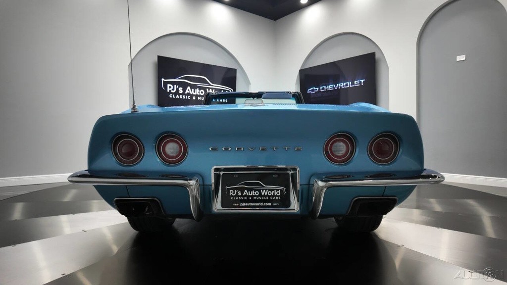 Chevrolet-Corvette-1971-19