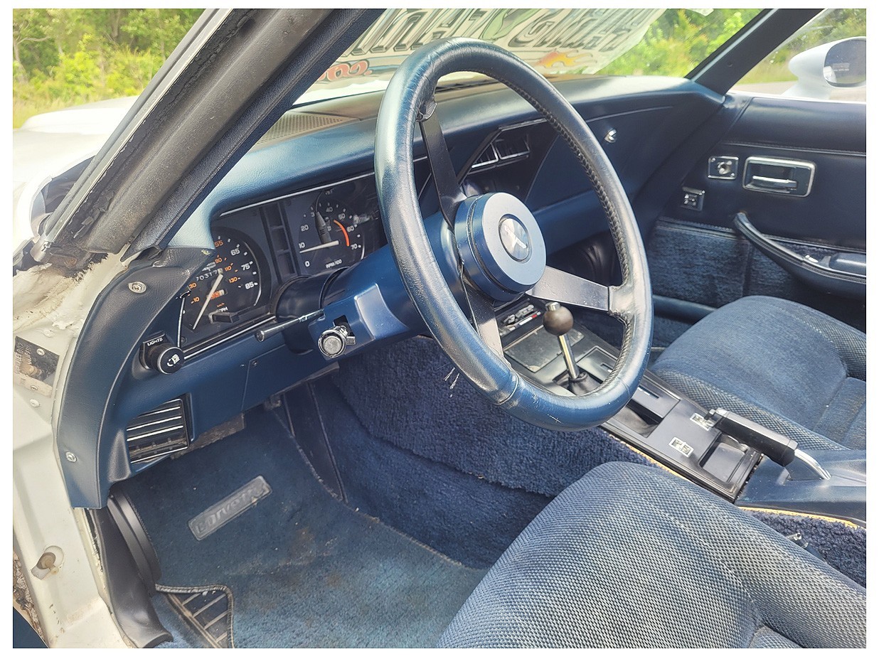 Chevrolet-Corvette-1971-20
