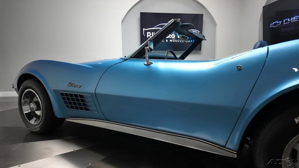 Chevrolet-Corvette-1971-23