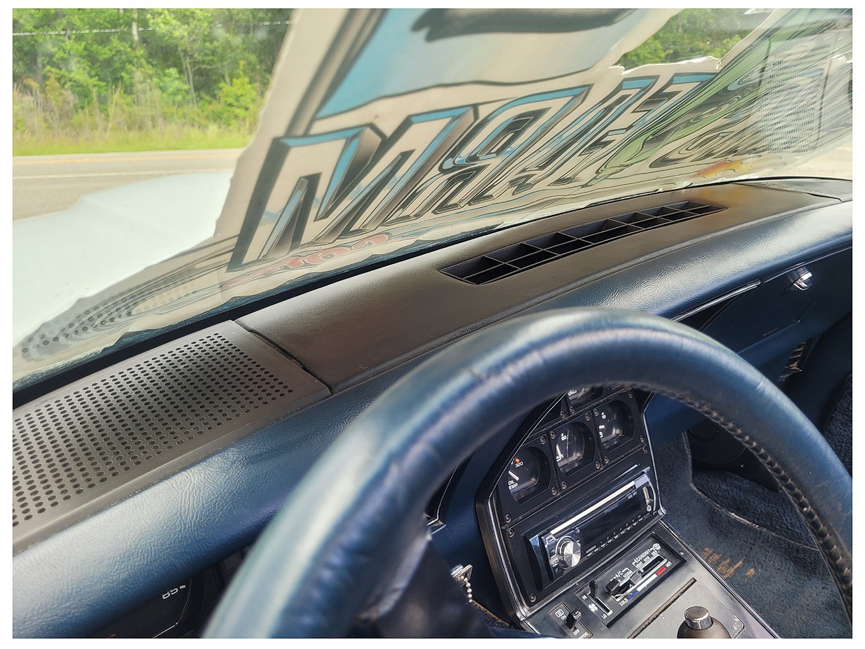 Chevrolet-Corvette-1971-27