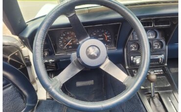 Chevrolet-Corvette-1971-33
