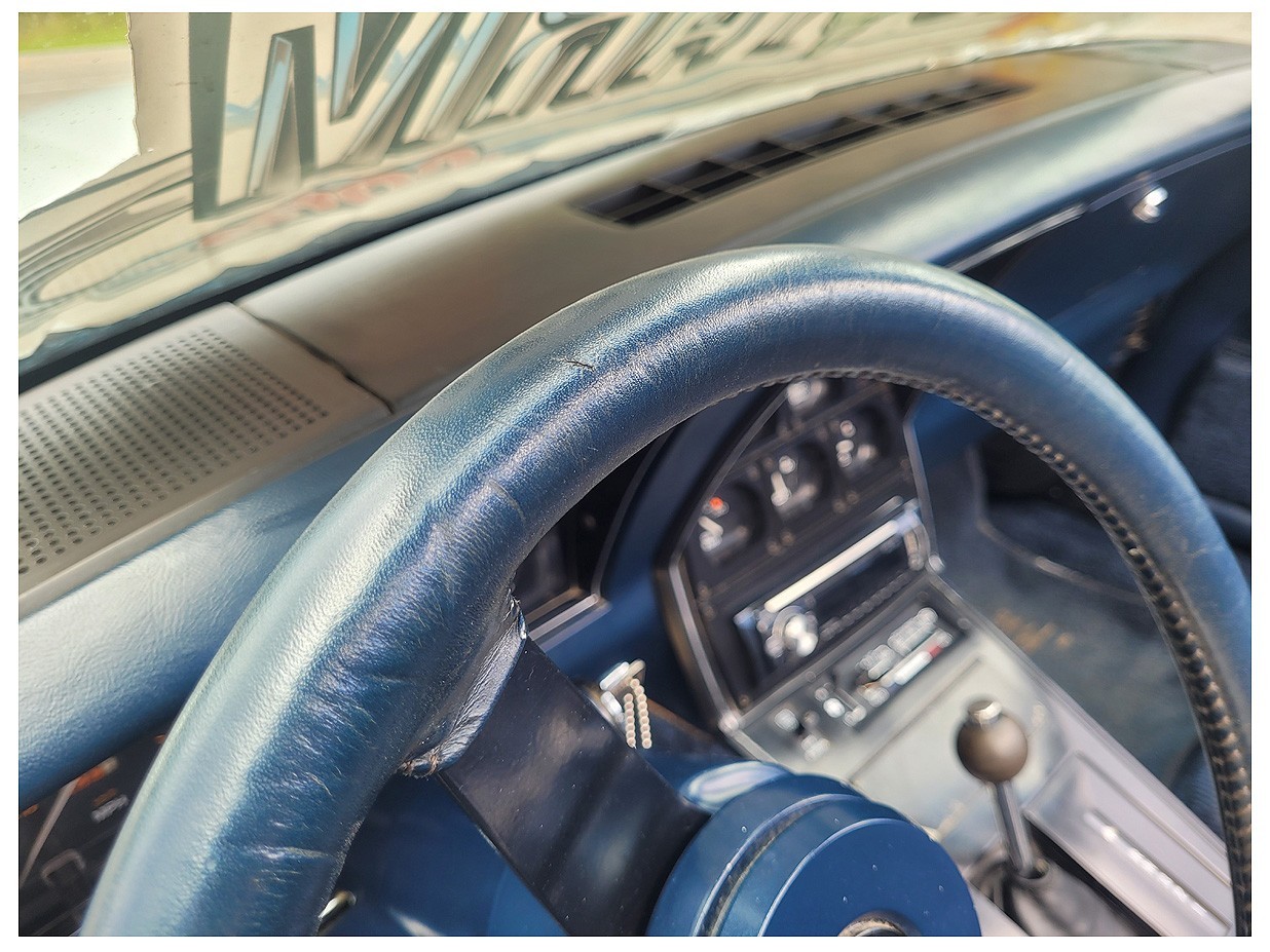 Chevrolet-Corvette-1971-36
