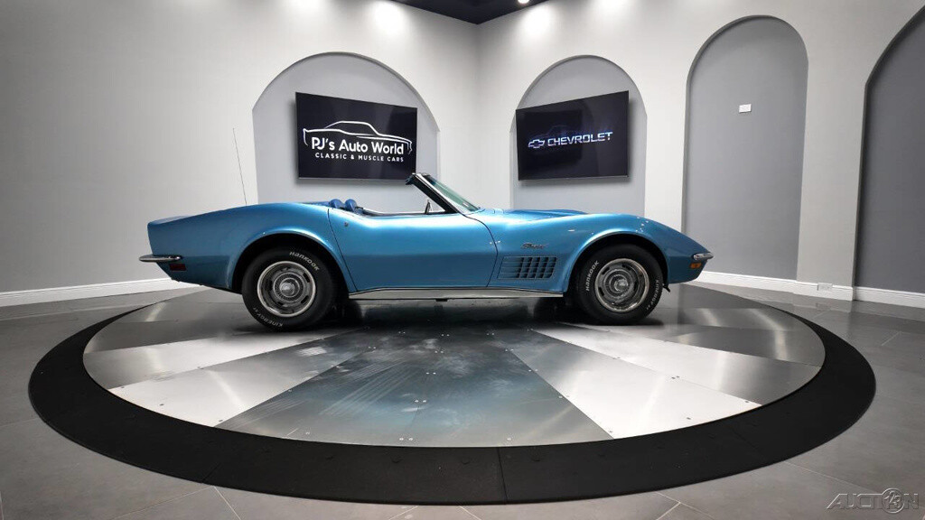 Chevrolet-Corvette-1971-4