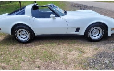 Chevrolet-Corvette-1971-4
