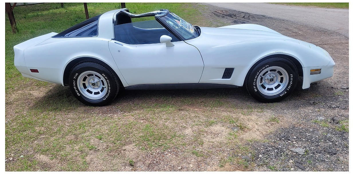 Chevrolet-Corvette-1971-4
