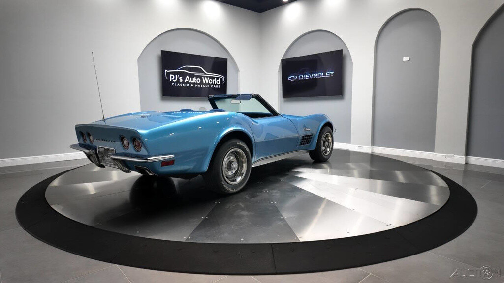 Chevrolet-Corvette-1971-6