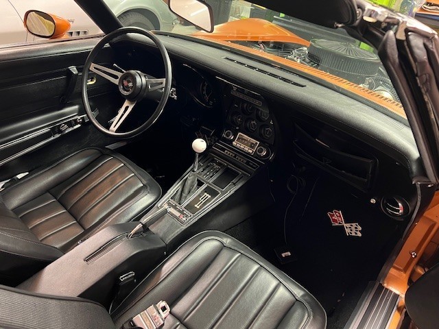 Chevrolet-Corvette-1971-Coupe-10