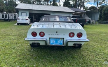 Chevrolet-Corvette-1971-White-Red-1