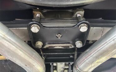 Chevrolet-Corvette-1971-White-Red-12