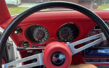 Chevrolet-Corvette-1971-White-Red-5