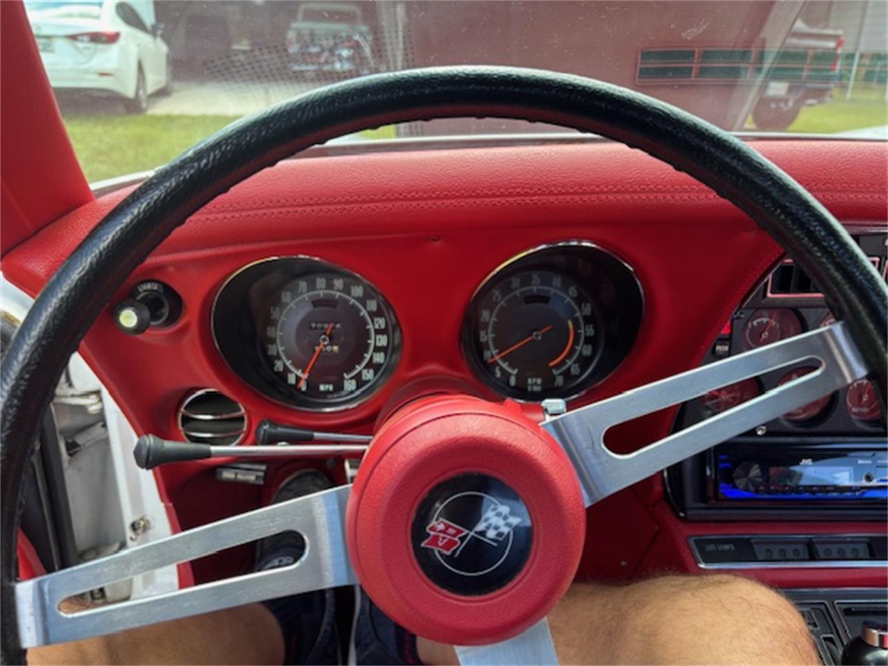 Chevrolet-Corvette-1971-White-Red-5