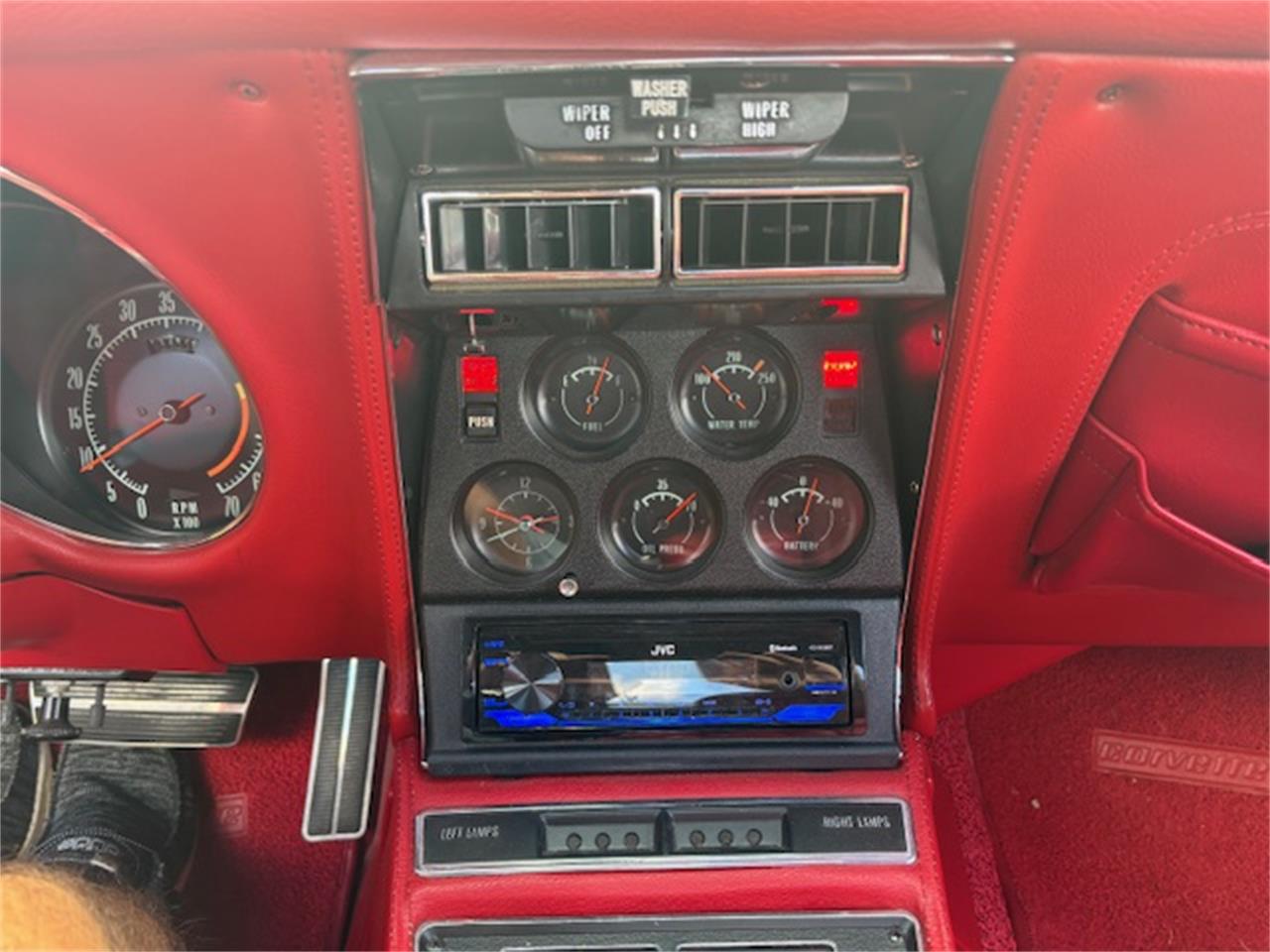 Chevrolet-Corvette-1971-White-Red-6
