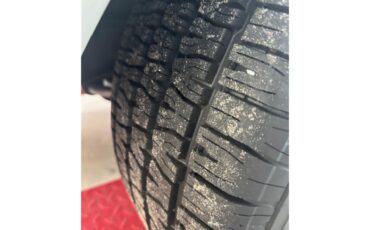 Chevrolet-Corvette-1971-White-Red-8