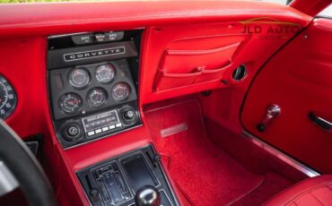 Chevrolet-Corvette-1972-12