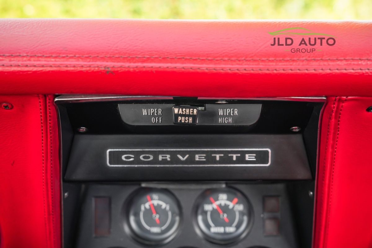 Chevrolet-Corvette-1972-14