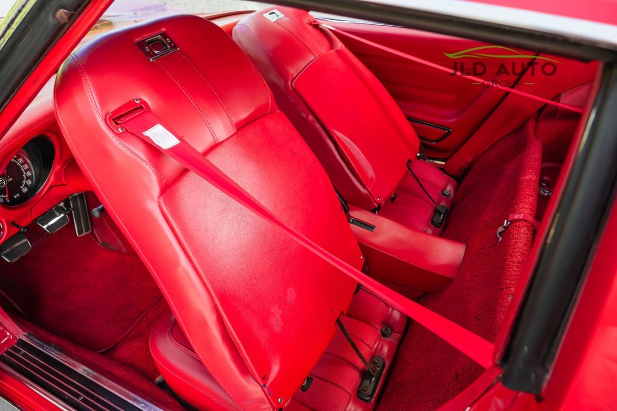 Chevrolet-Corvette-1972-25