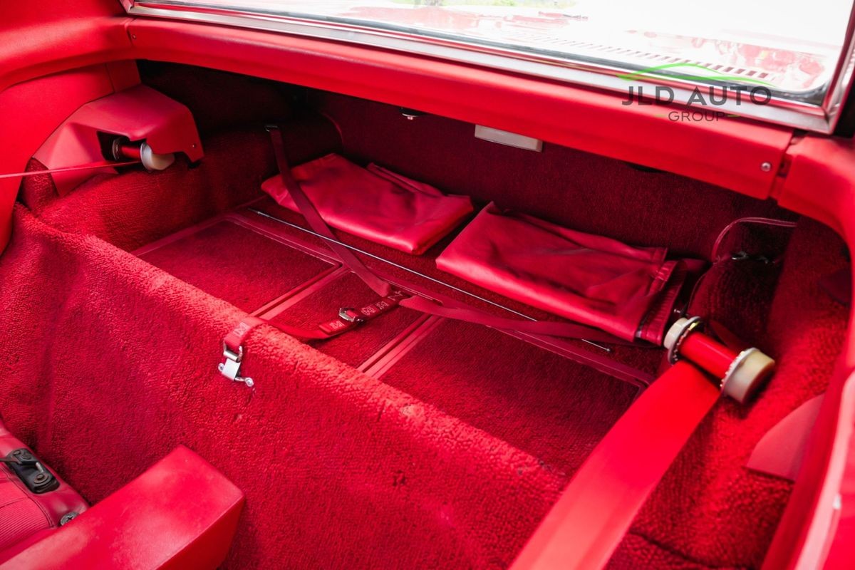 Chevrolet-Corvette-1972-26