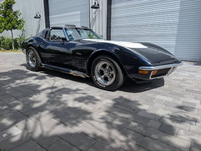 Chevrolet-Corvette-1972-3