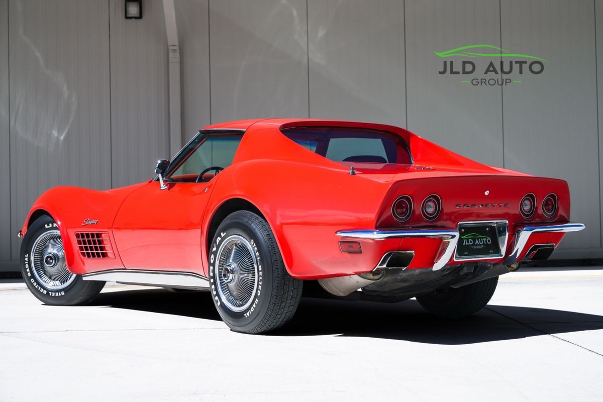 Chevrolet-Corvette-1972-3