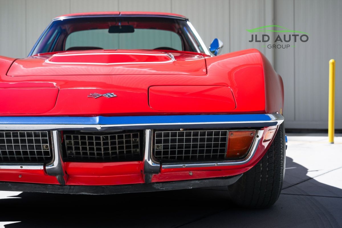 Chevrolet-Corvette-1972-36